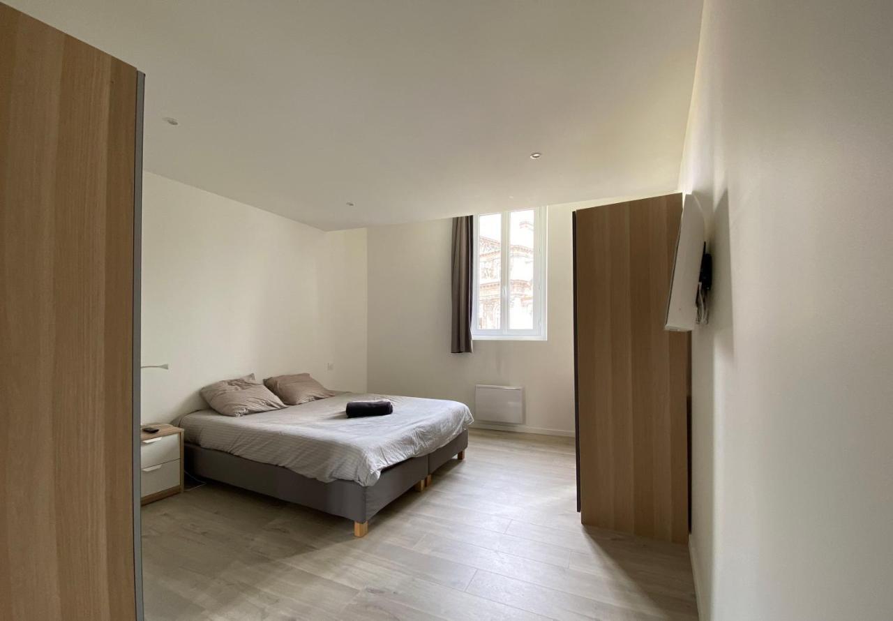 Tour D'Auvergne - Appartements En Plein Centre Ville, Proche De La Cathedrale Et De La Place De Jaude Clermont-Ferrand Exterior foto